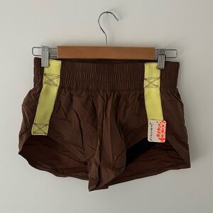 NWT FP Movement Trail Angel Shorts Size XS Colour Argan Oil Combo